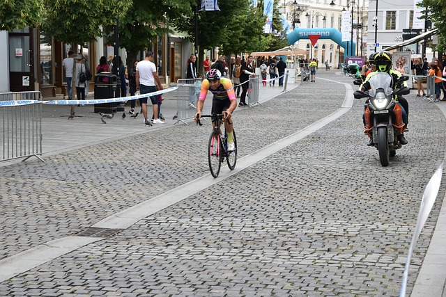 相较于切尔 相较于切尔